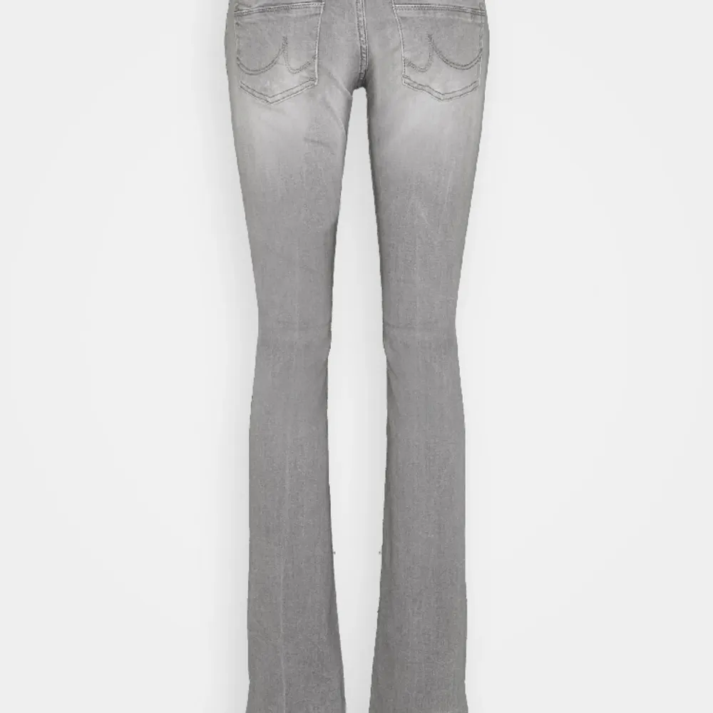 Ltb Valerie jeans från zalando i stl 30x34, helt oanvända! Säljer pga fel storlek 💗💗. Jeans & Byxor.