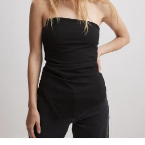 Topp  - Aldrig använd!  Ordinariepris: 299kr🖤