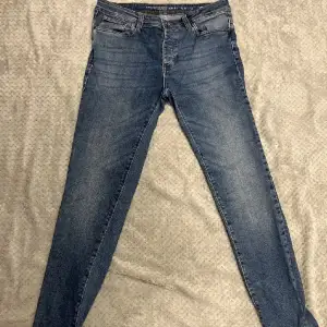 Säljer mina knappt använda jeans från Pier One med storlek W32 L34, pris kan diskuteras vid snabbaffär.