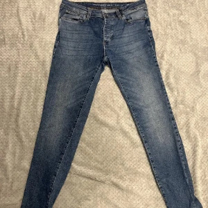 Jeans från Pier One - Säljer mina knappt använda jeans från Pier One med storlek W32 L34, pris kan diskuteras vid snabbaffär.