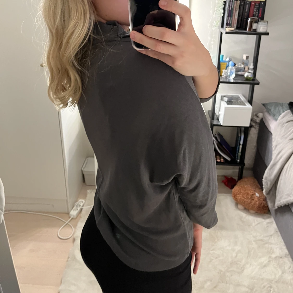 Cool tröja med detaljer vid kragen - 90