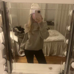 Stickad tröja  - En stickad tröja från hm❤️ Storlek M men passar även som S.