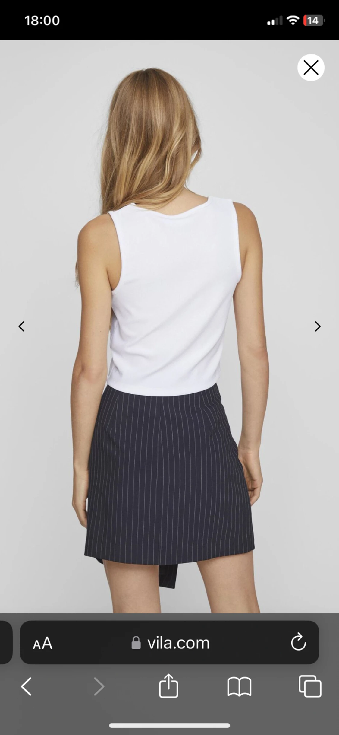 ÄRMLÖS V-RINGAD TOPP - 90