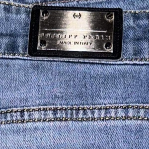 Philipp Plein Jeans - Philipp Plein Jeans använda några gånger köpr från Farfetch 6760kr.