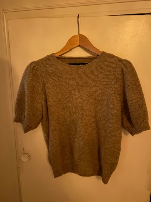 Stickad t shirt - Jättemysig tröja från Vero Moda