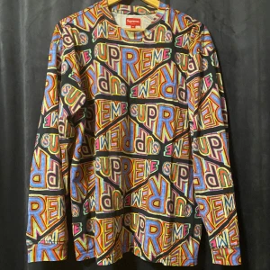 Supreme Longsleeve  - Very good condition, only worn a few times. No stains/holes. 