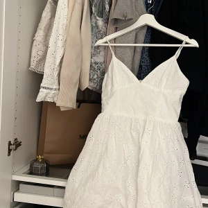 Zara klänning  - Super snygg zara klänning💗 Som är as snygg till sommaren💓💓