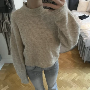 Stickad tröja - Stickad tröja, köpt för 499kr