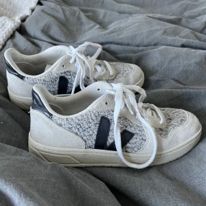 Veja skor - Skor från veja, storlek 36 men kan även funka som 37 