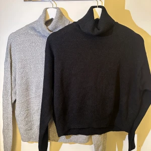 Stickade tröjor  - Jättefina och sköna stickade tröjor, säljer båda tillsammans!