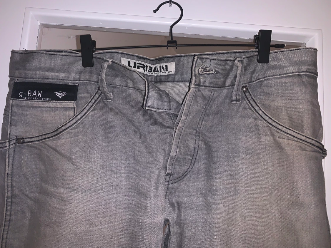 Lågmidjade gråa jeans✈️ - 2