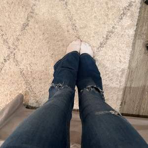 Perfekta bootcut jeansen från dr.denim i nyskick 😊perfekta på mig som är 172!