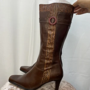 Vintage stövlar - Helt nya stövlar som har vintage ”looken”. Från märket Janita. Väldigt bekväma och snygga. 