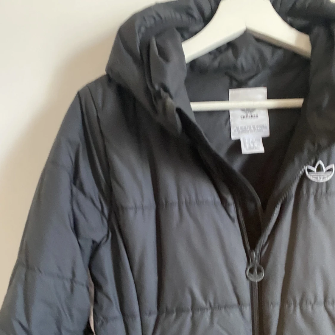 Svart adidas jacka🖤🤍 - 90
