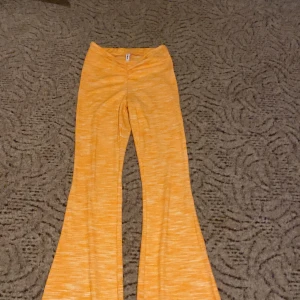 Byxor  - Jätte kväma, och passar till både utgång plagg