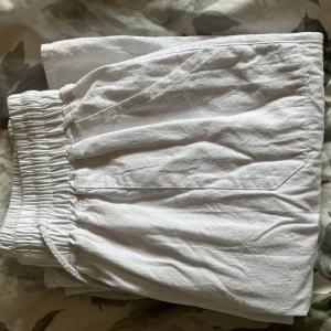 Linnebyxor  - Linnebyxor jätte fina använt 1 gång!❤️(inte Roxy)