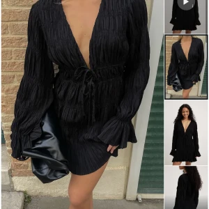 Moa Mattsson xnakd  - Moa Mattsson slutsålda klänning från nakd. Oanvänd med lappar kvar. Nypris  599