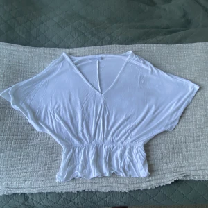 Topp - Mycket bra skick, köpt från sellpy!