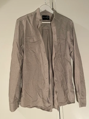 Pelle P Overshirt - En kvalitativ overshirt från Pelle P. Tål både ordentligare arbete men också passande till semester.