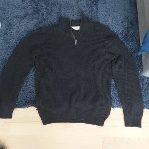 Half zip - Half zip från zara. Den är i bra skick.