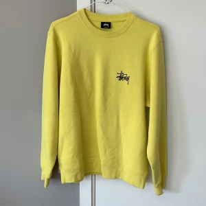 Stüssy Crewneck / S - Oanvänd stüssytröja Nypris 1600