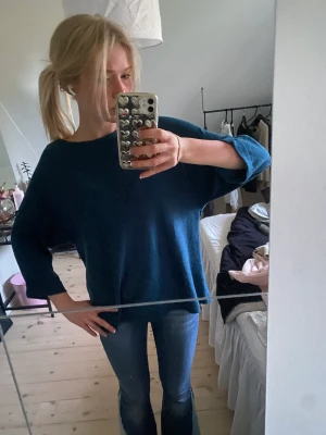 Grön/blå tröja - Säljer min fina trekvartsärmade tröja! Den rä typ grönblå💚🩵