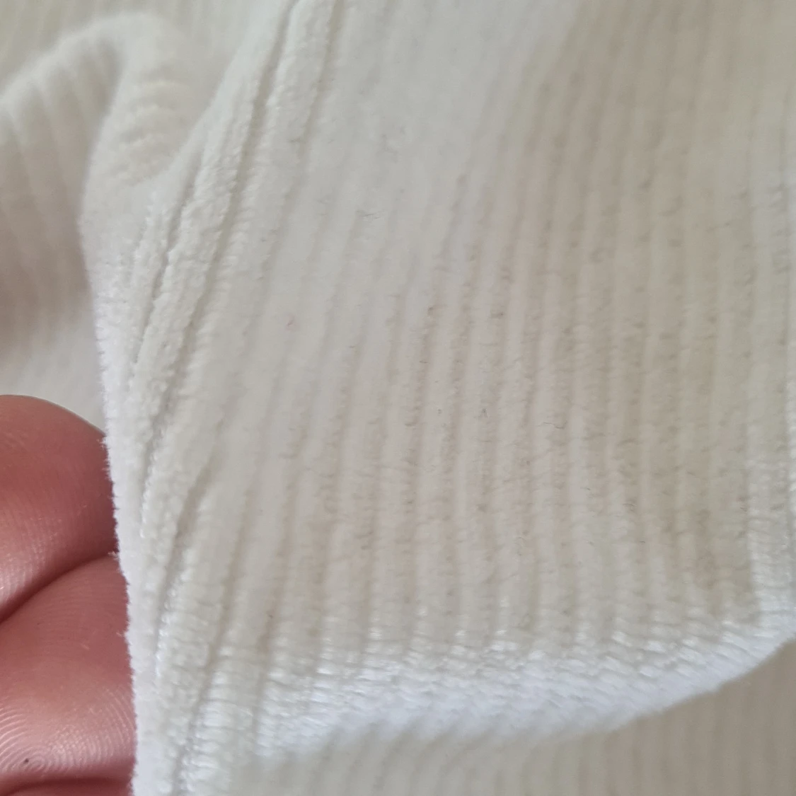 Mysig vit tjocktröja  - 91