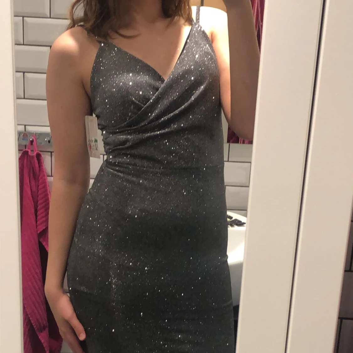 Glittrig långklänning - 90
