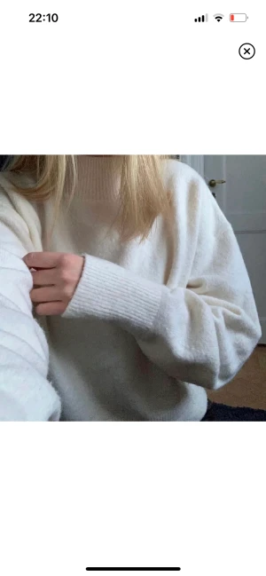 Stickad tröja - Fin stickad tröja från &otherstories, bra skick💕