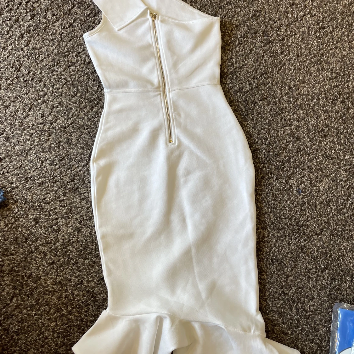 Vit tajt stretchig klänning  - 91