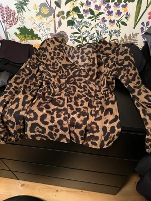 Tunika  - Hej! Säljer nu min helt nya tunika från SHEIN. 