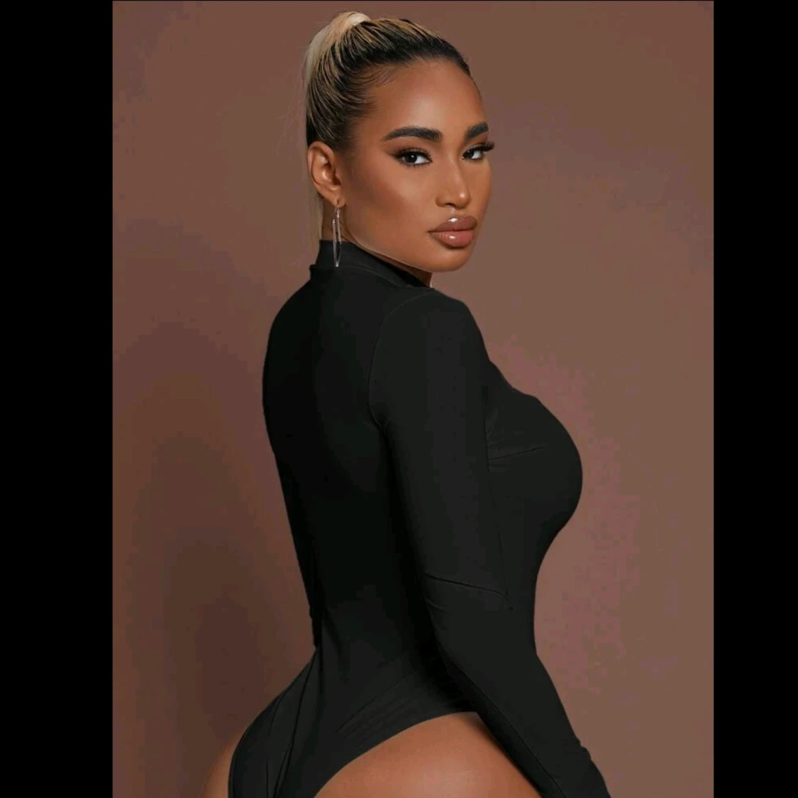 NY - Svart Body - Storlek L - 2