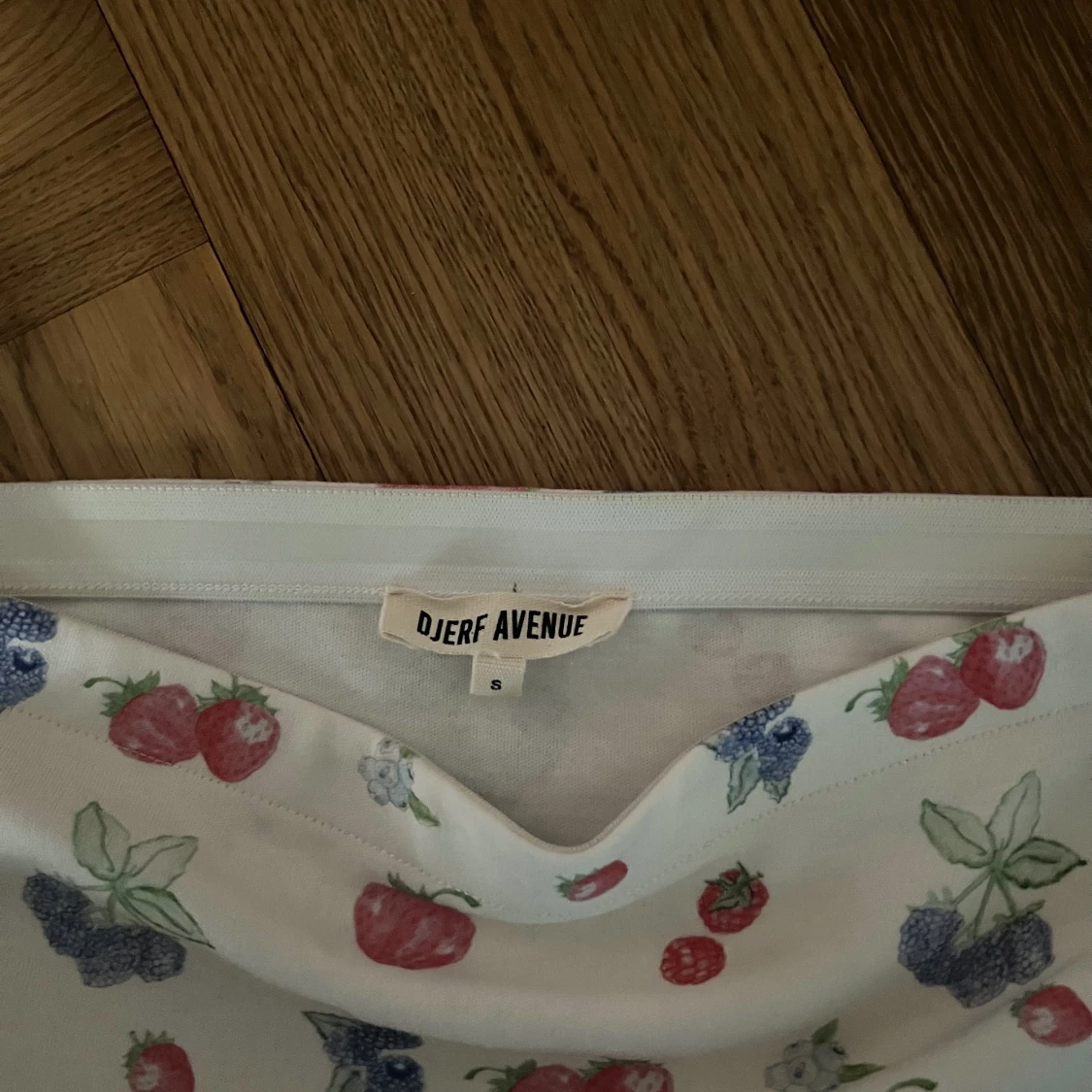 Djerf Avenue tube dress summer berries - 91