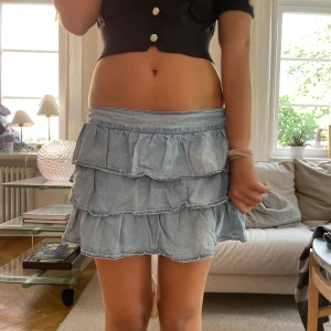 Superfin volangkjol😍 - Sååå najs nu i sommar storlek S