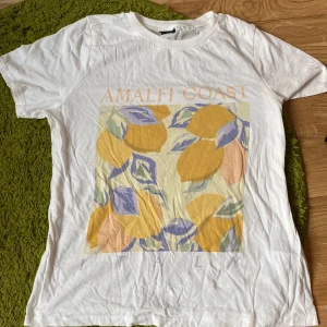 T-shirt från ginatricot - Storlek S, använd typ 3 gånger