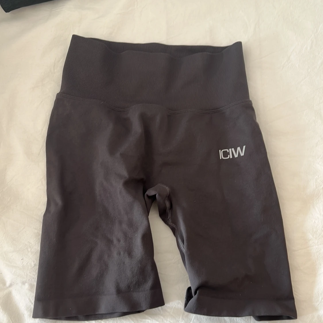 Icaniwill shorts scrunch