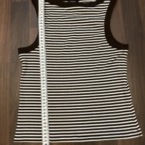 Linne - Fint skick och oanvänd eftersom den vart för stor. Hör av dig för mer information! 🩷🫶🏻