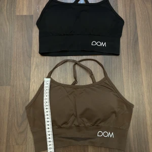 Sport topp - 60kr styck, 100för båda 🫶🏻 Aldrig använd då dom vart förstora. Hör av dig för mer information! 🩷