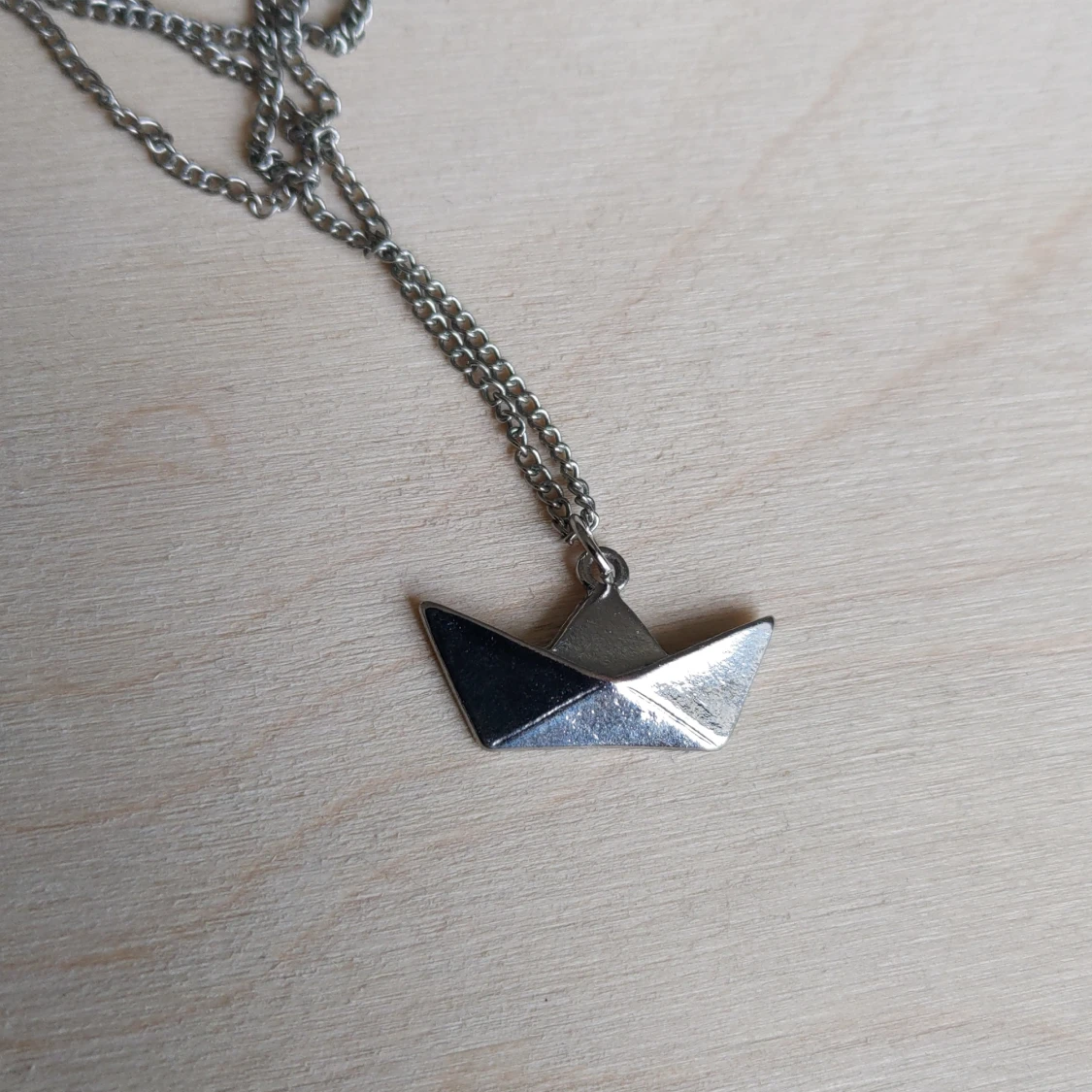 Origami boat necklace - 91