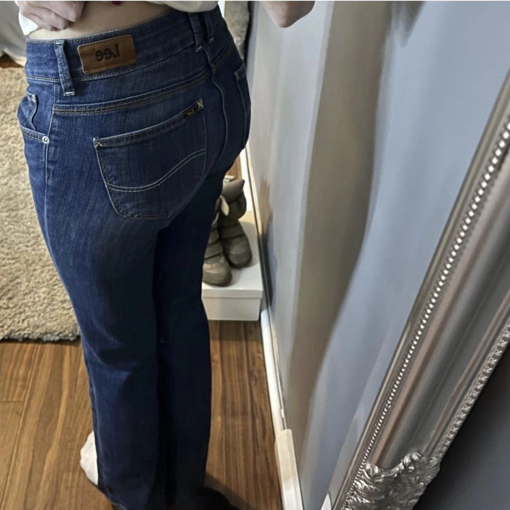 Sjukt snygga lågmidjade jeans ifrån lee som tyvärr inte kommer till användning. Innerben: 83 och midja: 78+stretch 💘💘. Jeans & Byxor.