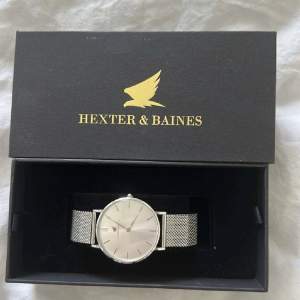Säljer nu min fina Hexter & Baines klocka som tyvärr inte kommer till användning längre 😢 Anvönd max 5 gånger och är i helt nyskick! ❤️‍🔥skriv för fler bilder!