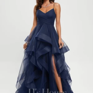 Balklänning JJ’s House - Fin balklänning aldrig använd. Alla lappar sitter kvar. Storlek EU32. Frakt ingår