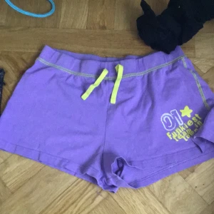 Pyjamas shorts  - Pyjamas shorts aldrig använt typ en gång ❤️