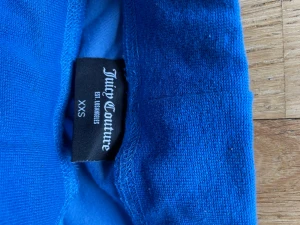 Juicy couture Regatta - Juicy couture byxor i färgen regatta använda cirka 3 ggr 