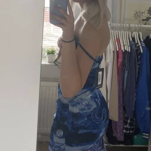 Klännibg - Cool klänning från PLT, använd fåtal tillfällen 