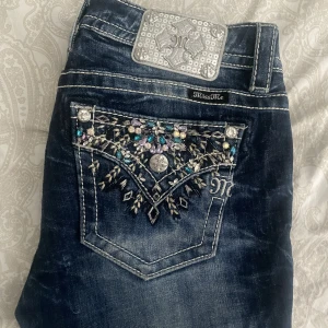 Miss me jeans - Snygga missme jeans som jag tyvärr tröttnat på, har en defekt skriv priv för bild, pris kan diskuteras💗