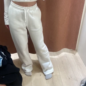 byxor vita gina tricot - storlek Xs