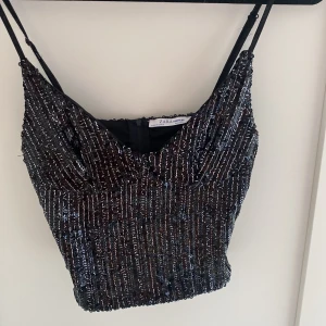 Festtopp zara - Så fin topp från zara, säljer då den är för liten för mig 🌟