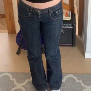 Lågmidjade jeans - Säljer pga att dom är lite för små för mig, bra skick o jättesnygga❣️ kontakta för frågor 