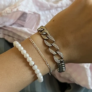 Silverkedja ur&penn - Silverkedja från ur&penn! Helt oanvänd 💕 TUNG & känns lyxig! Använd gärna köp nu👍